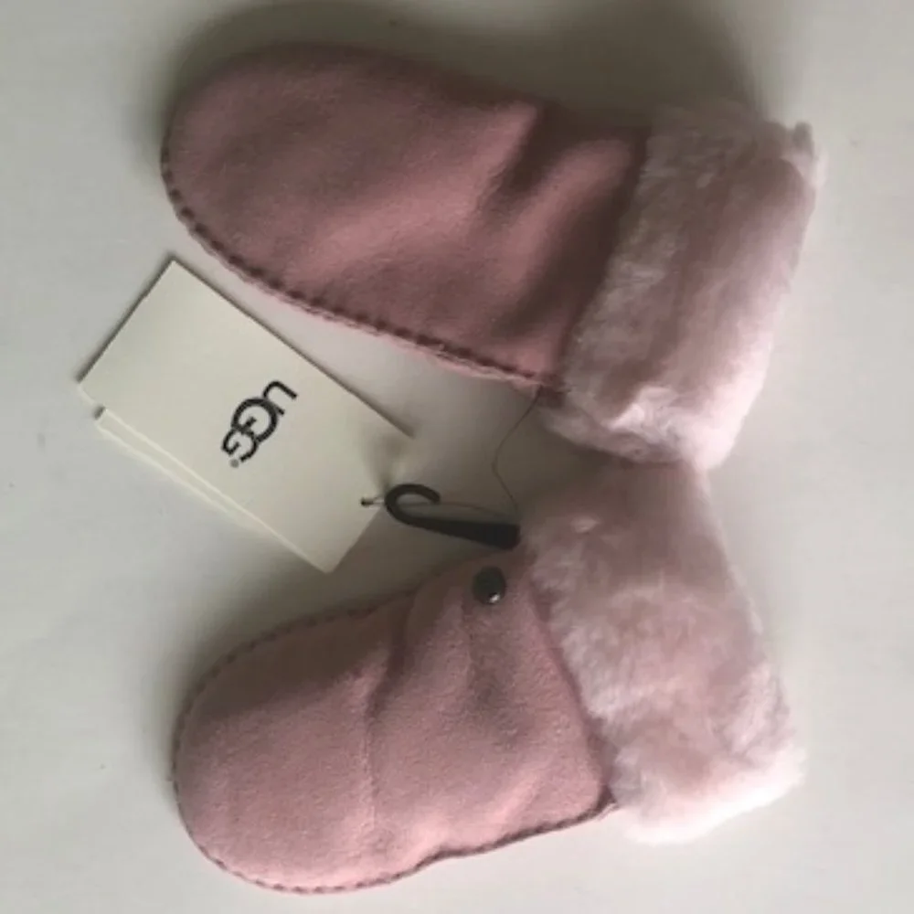 UGG KIDS LEATHER & REAL SHEARLING TRAPPER HAT AND MITTENS SET. SHEEPSKIN